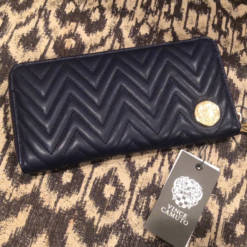 🎆SALE🎇 NEW! Vince Camuto Maria Zip Wallet